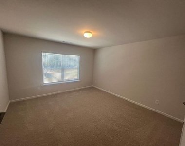 127 Berry Drive - Photo Thumbnail 20