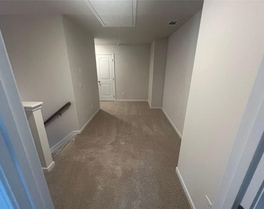 127 Berry Drive - Photo Thumbnail 17