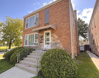 5658 S Kolin Avenue - Photo Thumbnail 2