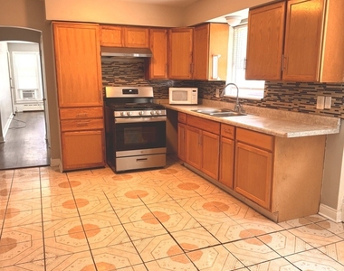 5658 S Kolin Avenue - Photo Thumbnail 5