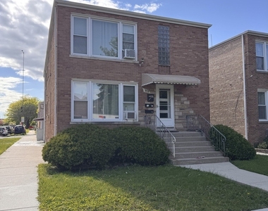 5658 S Kolin Avenue - Photo Thumbnail 1