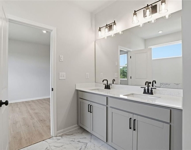 142 Henley Street - Photo Thumbnail 16