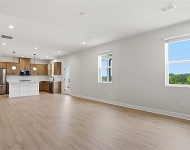 142 Henley Street - Photo Thumbnail 7