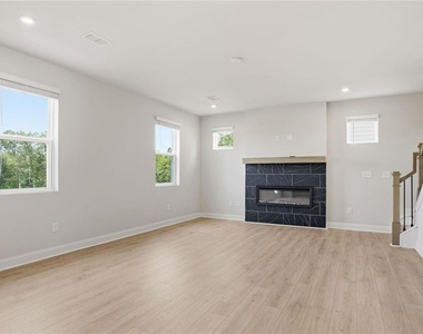 142 Henley Street - Photo Thumbnail 6