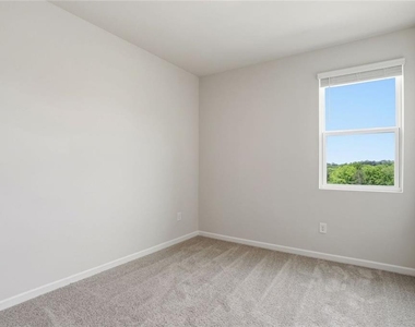 142 Henley Street - Photo Thumbnail 21