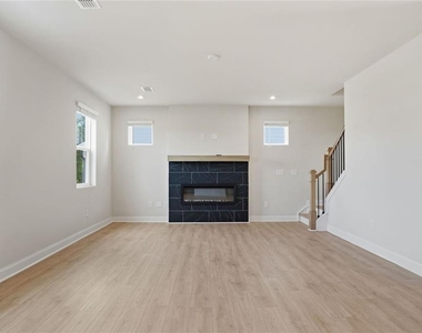 142 Henley Street - Photo Thumbnail 5