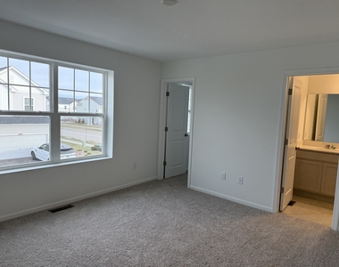 302 Kingsport Drive - Photo Thumbnail 16