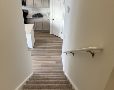 302 Kingsport Drive - Photo Thumbnail 9