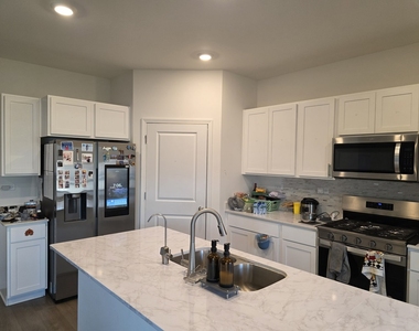 6802 Daly Lane - Photo Thumbnail 4