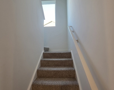 6802 Daly Lane - Photo Thumbnail 8