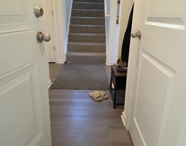 6802 Daly Lane - Photo Thumbnail 7