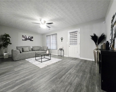2430 Piering Drive - Photo Thumbnail 19