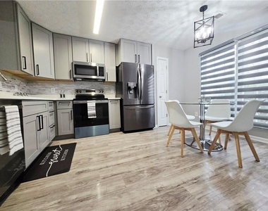 2430 Piering Drive - Photo Thumbnail 11