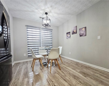 2430 Piering Drive - Photo Thumbnail 14