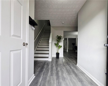 2430 Piering Drive - Photo Thumbnail 27