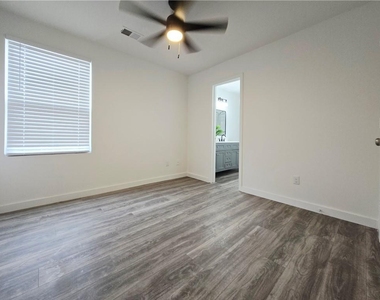 2529 Piering Drive - Photo Thumbnail 8