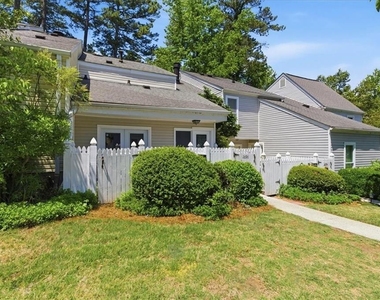 2696 Greentree Drive Se - Photo Thumbnail 1