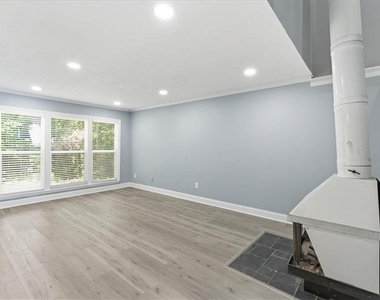 2696 Greentree Drive Se - Photo Thumbnail 5