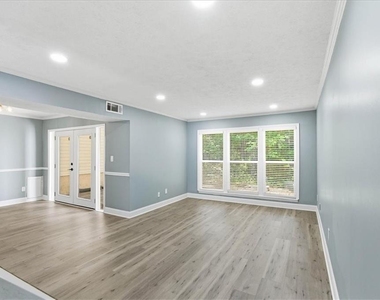 2696 Greentree Drive Se - Photo Thumbnail 6