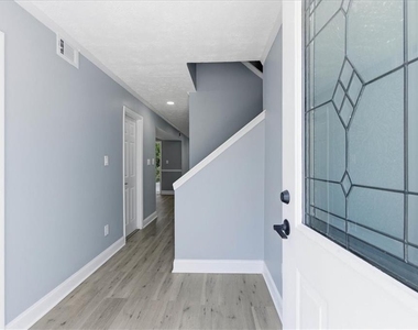2696 Greentree Drive Se - Photo Thumbnail 4