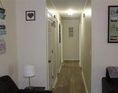 15 Caboose Court Sw - Photo Thumbnail 8