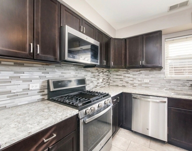 8735 N Wisner Street - Photo Thumbnail 8