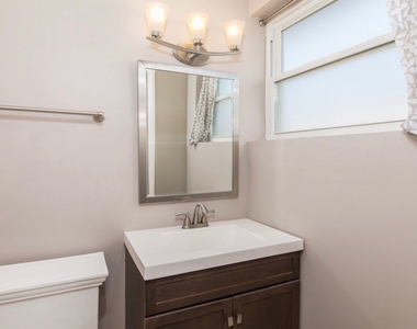 8735 N Wisner Street - Photo Thumbnail 12