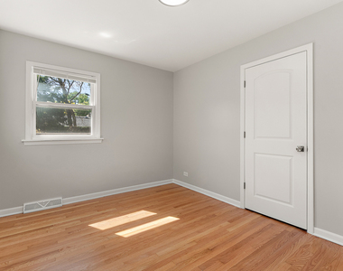 11920 S 74th Avenue - Photo Thumbnail 19