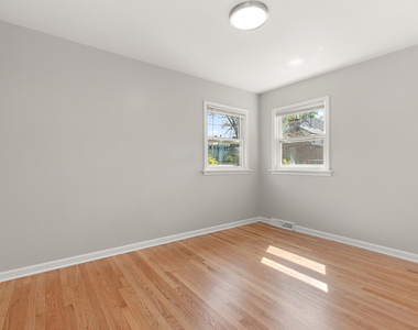 11920 S 74th Avenue - Photo Thumbnail 18