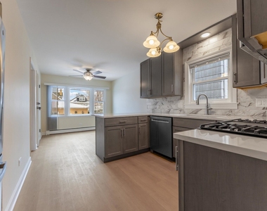 6031 W Addison Street - Photo Thumbnail 7