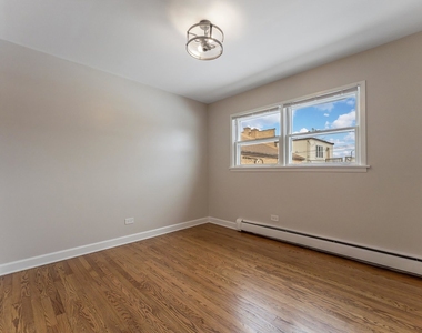 6031 W Addison Street - Photo Thumbnail 9