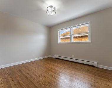 6031 W Addison Street - Photo Thumbnail 3