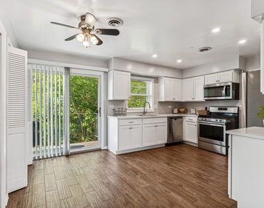 8951 Skokie Boulevard - Photo Thumbnail 2