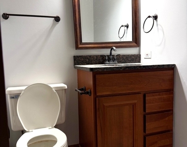 1724 Hall Place - Photo Thumbnail 9