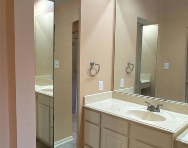 506 Cypress Vista W - Photo Thumbnail 23