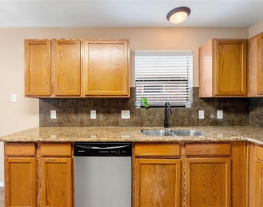 5622 Village Park Drive - Photo Thumbnail 11