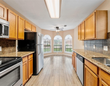 5622 Village Park Drive - Photo Thumbnail 9