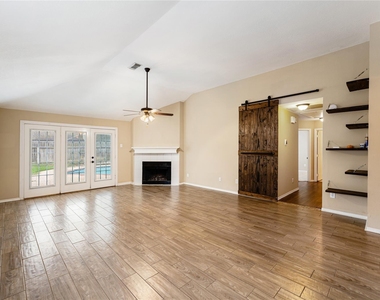 5622 Village Park Drive - Photo Thumbnail 6