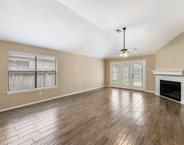 5622 Village Park Drive - Photo Thumbnail 5