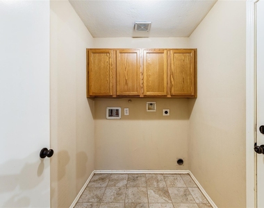 5622 Village Park Drive - Photo Thumbnail 25