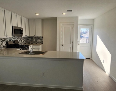 722 Falling Cave Drive - Photo Thumbnail 24