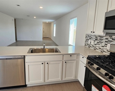 722 Falling Cave Drive - Photo Thumbnail 18
