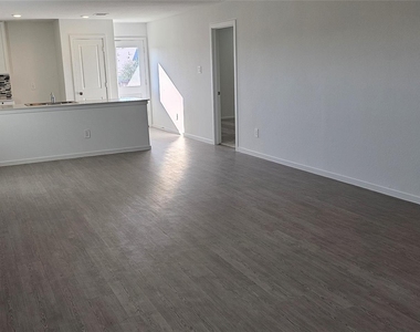 722 Falling Cave Drive - Photo Thumbnail 22