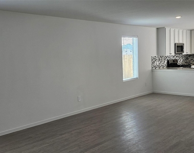 722 Falling Cave Drive - Photo Thumbnail 23