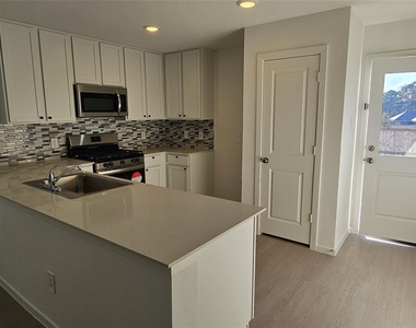 722 Falling Cave Drive - Photo Thumbnail 17
