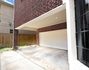 1213 Dunlavy Street - Photo Thumbnail 4