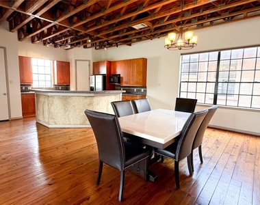 1213 Dunlavy Street - Photo Thumbnail 11