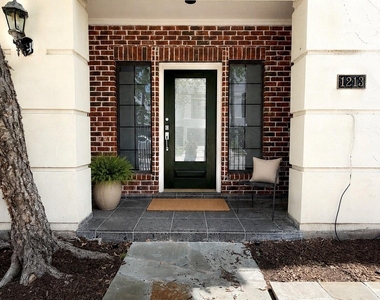 1213 Dunlavy Street - Photo Thumbnail 2