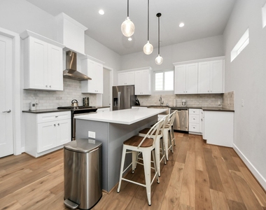 1223 W 16th Street - Photo Thumbnail 16