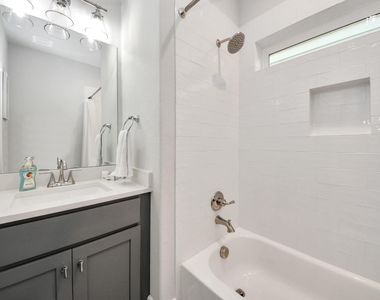 1223 W 16th Street - Photo Thumbnail 29